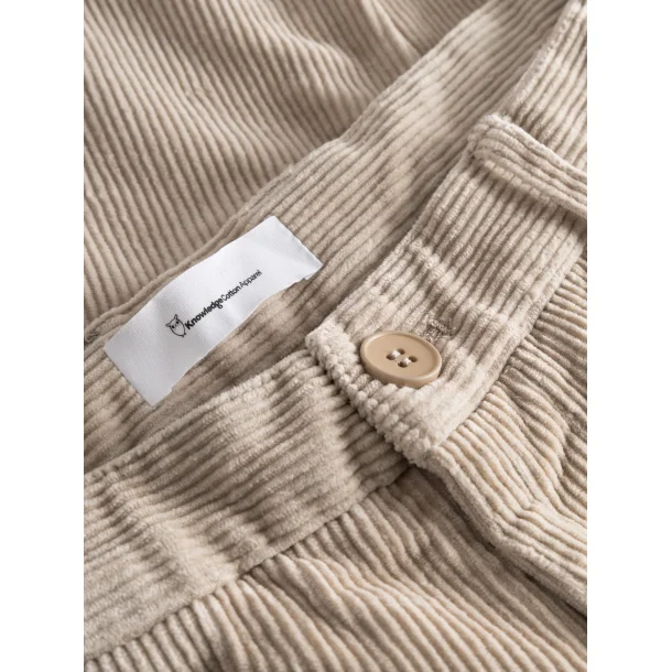 Knowledge Cotton Chuck Regular 8-Wales Corduroy Chino Pants - light feather gray 