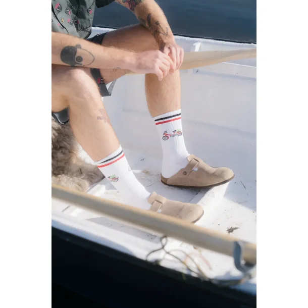 LAKOR Red Maxi socks - white