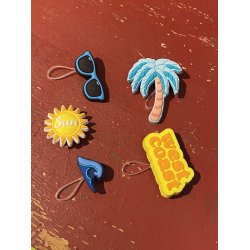 Crocs tags / charms 