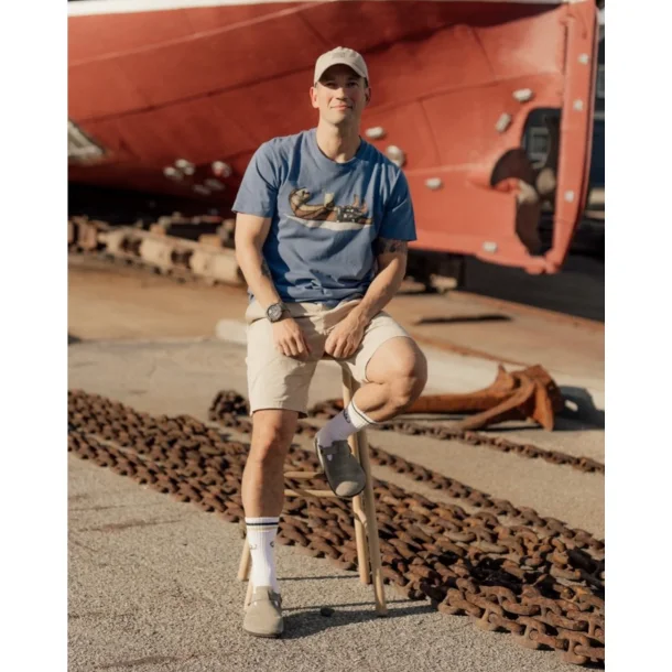 LAKOR An Otter Vacation t-shirt - bering sea