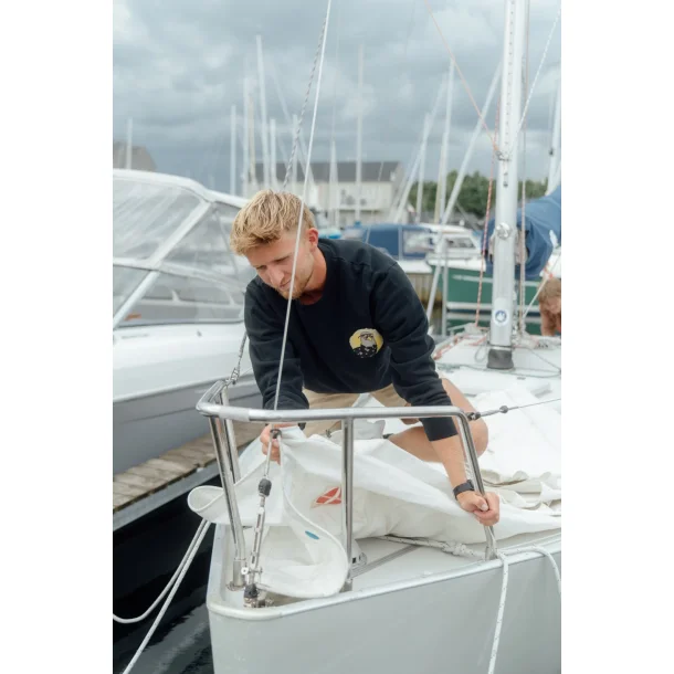 LAKOR Sunshine Seagull Crewneck - moonless night