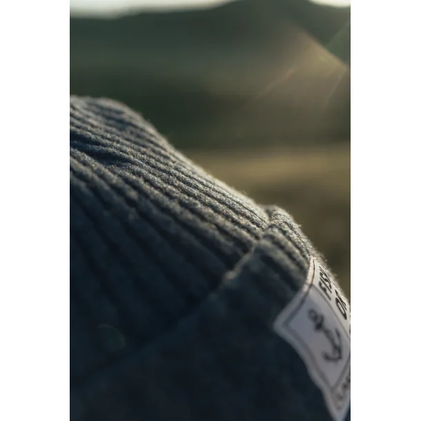 LAKOR Fish or Die Beanie - Navy 