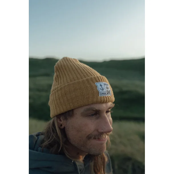 LAKOR Fish or Die Beanie - Yellow