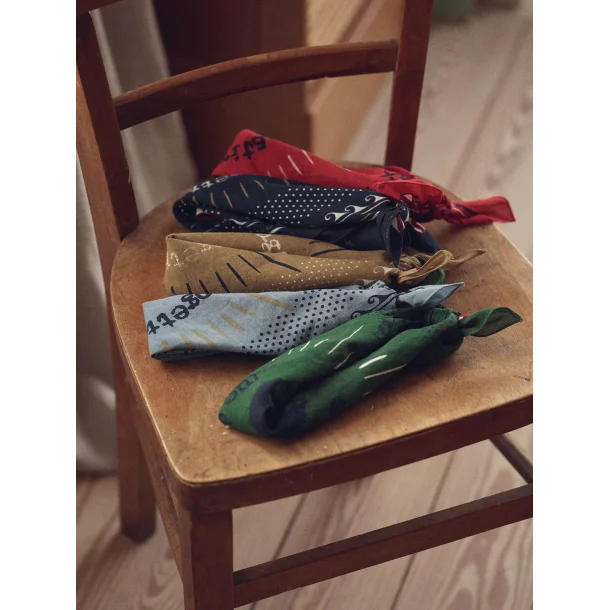 Blue de Gnes Bandana - Red